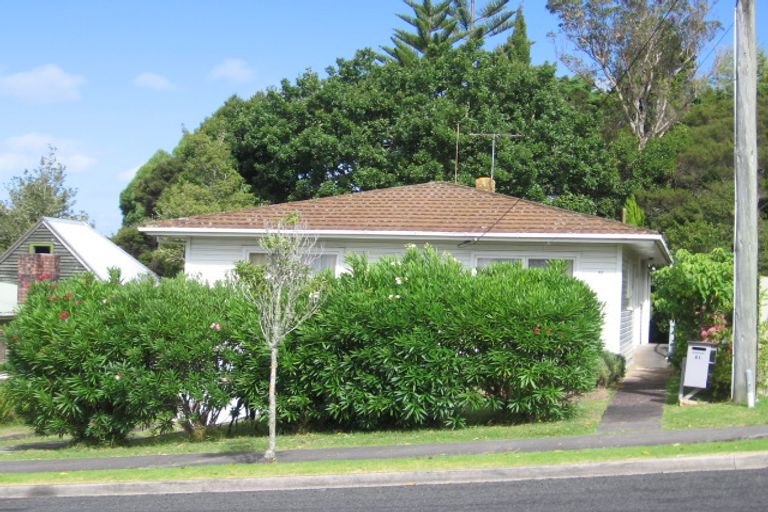 Photo of property in 21 Le Roy Terrace, Birkenhead, Auckland, 0626