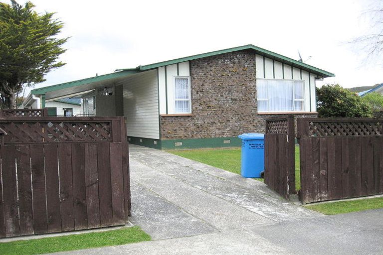 Photo of property in 7 Berkeley Road, Wainuiomata, Lower Hutt, 5014