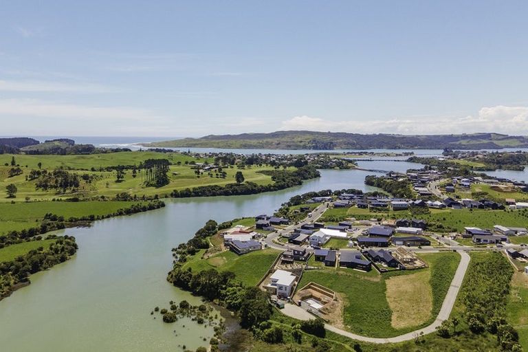 Photo of property in 98 Omahina Street, Raglan, 3225