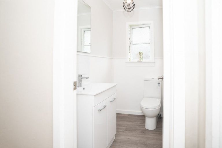 Photo of property in 136 Frankley Road, Frankleigh Park, New Plymouth, 4310