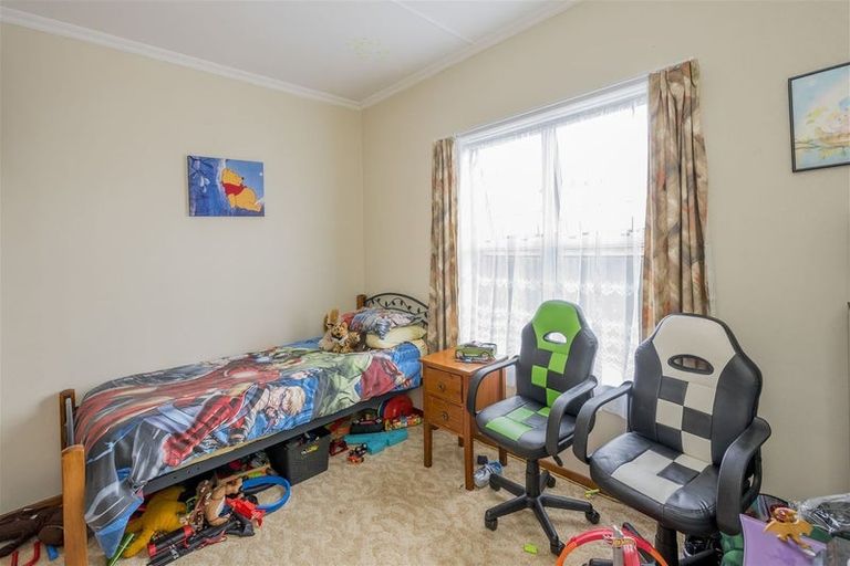 Photo of property in 22 George Street, Levin, 5510