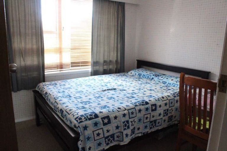 Photo of property in 17 Priestley Drive, Bucklands Beach, Auckland, 2014