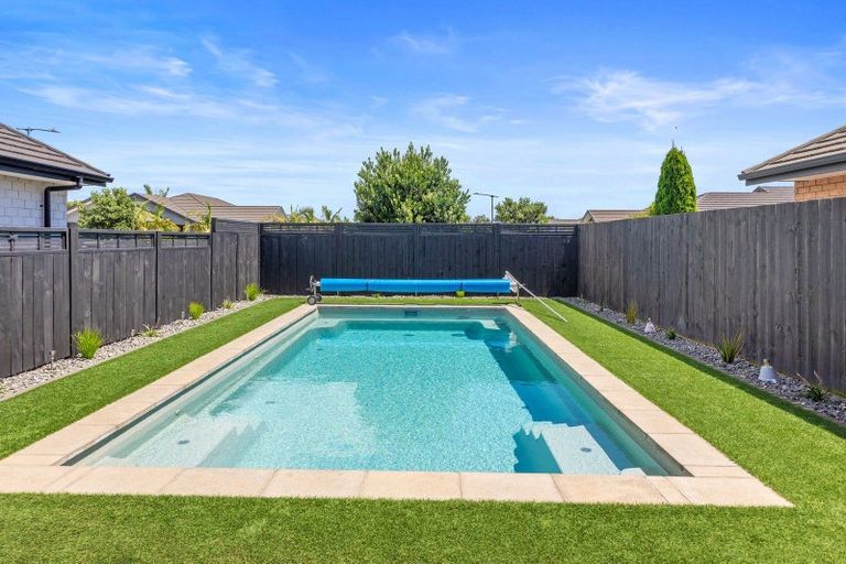 Photo of property in 32 Drabble Crescent, Papamoa Beach, Papamoa, 3118