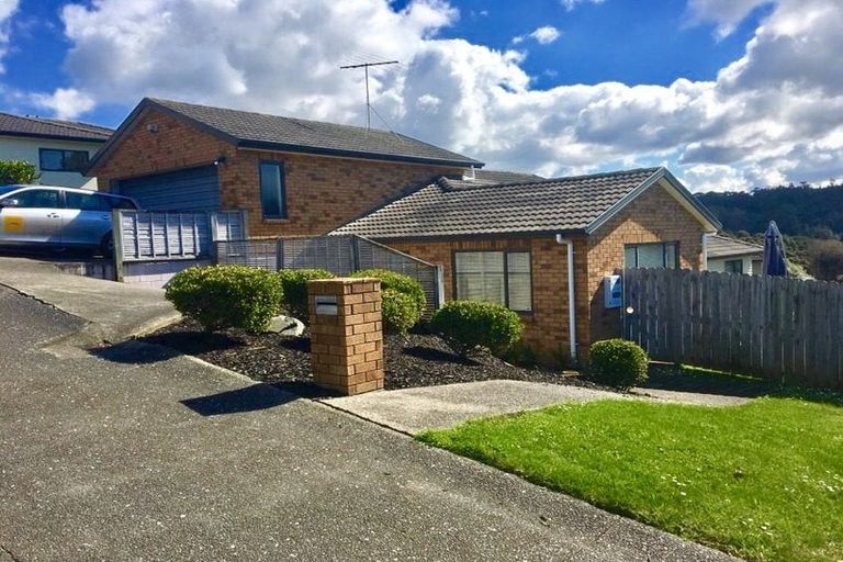 Photo of property in 100 George Deane Place, Greenhithe, Auckland, 0632