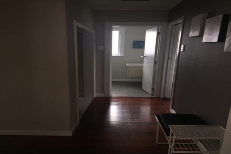 Photo of property in 47 Whiteley Street, Moturoa, New Plymouth, 4310