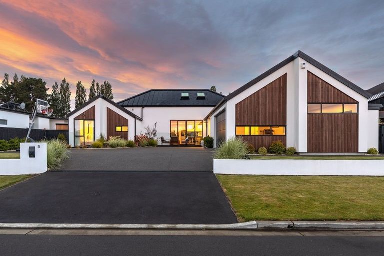 Photo of property in 5 Kawharu Street, Marshland, Christchurch, 8083