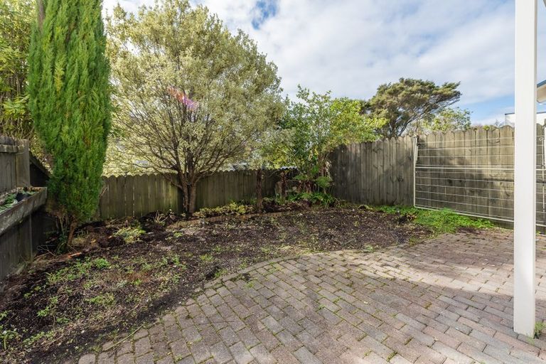 Photo of property in 7/78 Fernhill Way, Oteha, Auckland, 0632