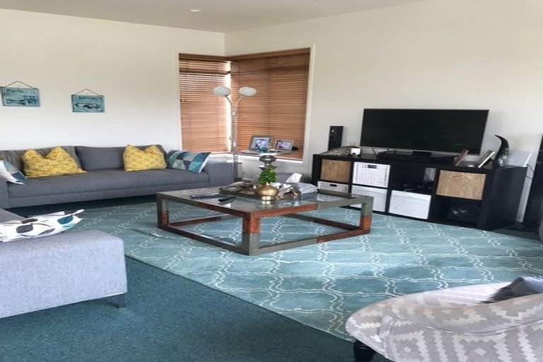 Photo of property in 57a Glencoe Road, Browns Bay, Auckland, 0630