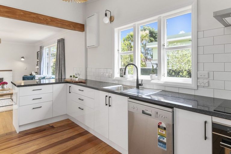 Photo of property in 14 Toi Street, Otaki Beach, Otaki, 5512