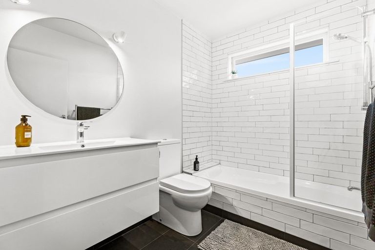 Photo of property in 1 Allington Road, Massey, Auckland, 0614