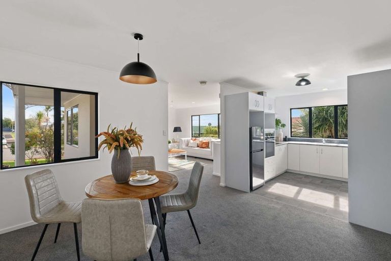 Photo of property in 19 Lasque Place, Glen Eden, Auckland, 0602