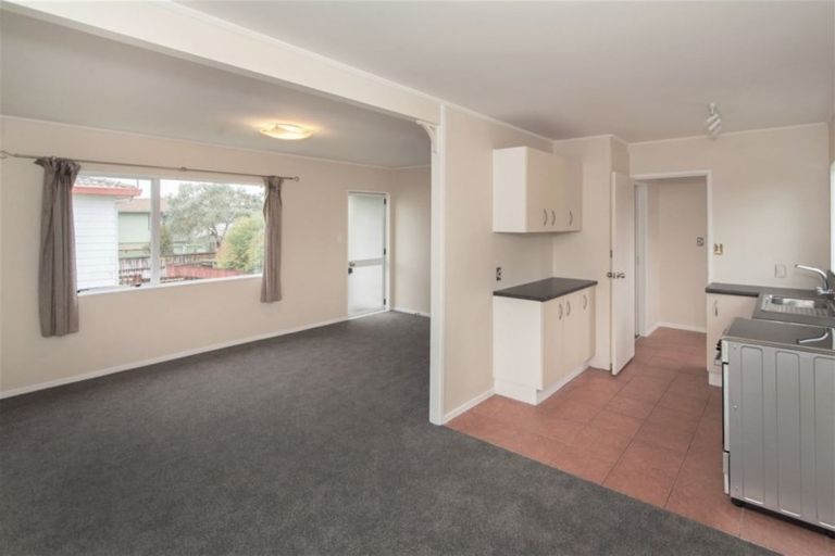 Photo of property in 2/50 Borich Road, Sunnyvale, Auckland, 0612