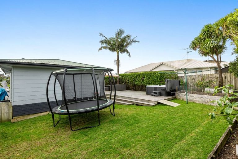 Photo of property in 2/28 Bay Street, Red Beach, 0932