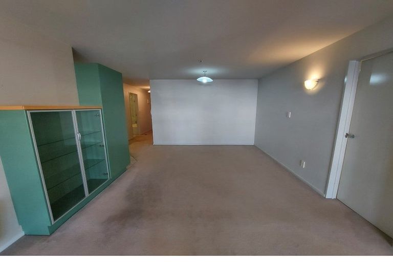 Photo of property in Elizabeth Street Chapel, 4/6 Elizabeth Street, Mount Victoria, Wellington, 6011