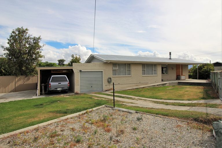 Photo of property in 1 Kerry Street, Alexandra, 9320