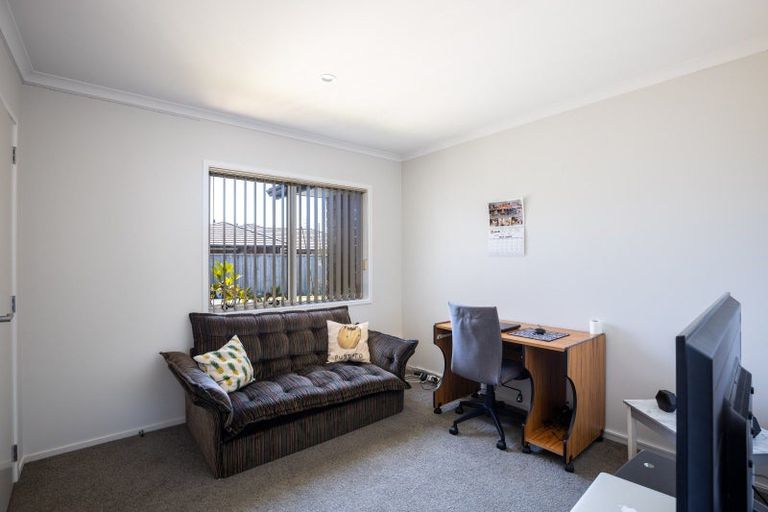 Photo of property in 74 Fernbrook Drive, Hurworth, New Plymouth, 4310