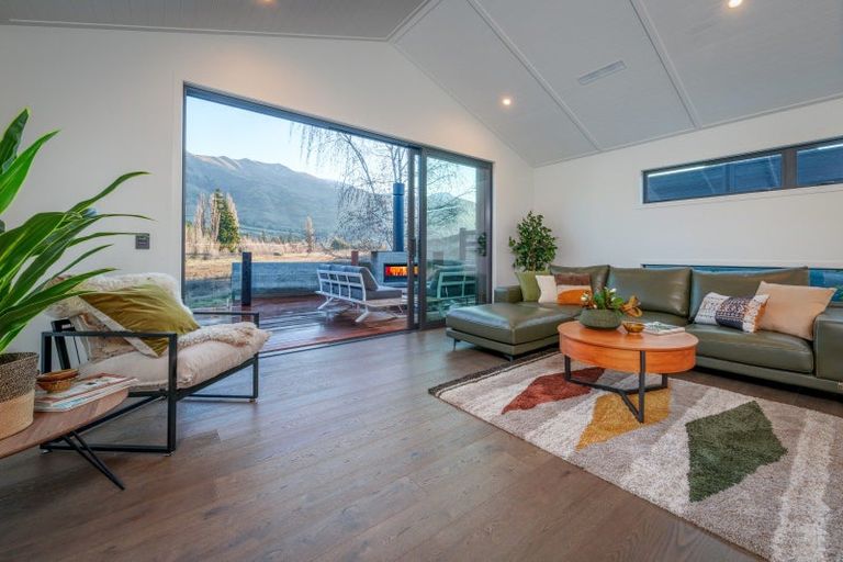 Photo of property in 7 Kamana Rise, Wanaka, 9382