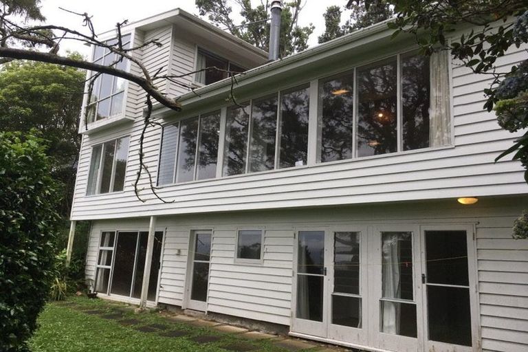 Photo of property in 1 Highbury Crescent, Highbury, Wellington, 6012