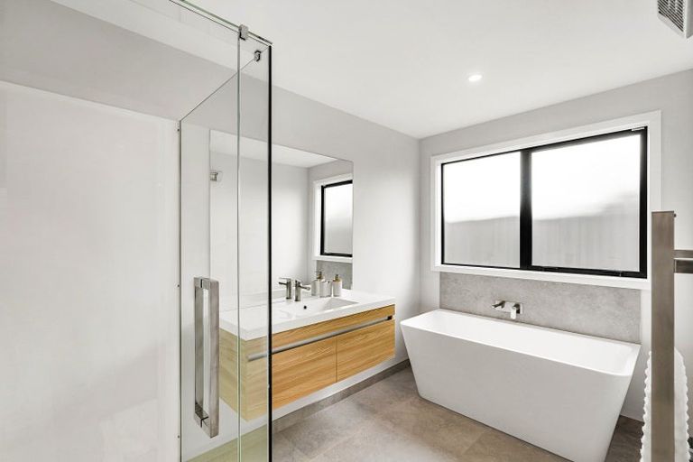 Photo of property in 96 Eriksen Road, Te Awa, Napier, 4110