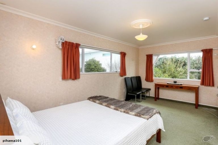 Photo of property in 22 Mcfarlane Street, Oakura, 4314