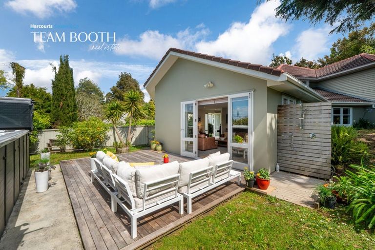 Photo of property in 1/53 Park Road, Glenfield, Auckland, 0629