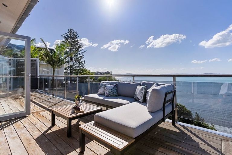 Photo of property in 17 Rangitoto View Road, Cockle Bay, Auckland, 2014