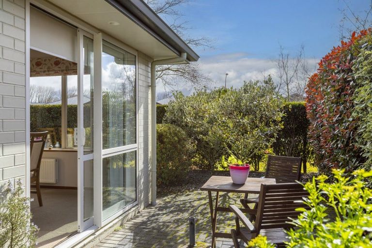 Photo of property in 53 Chateau Crescent, Rangatira Park, Taupo, 3330