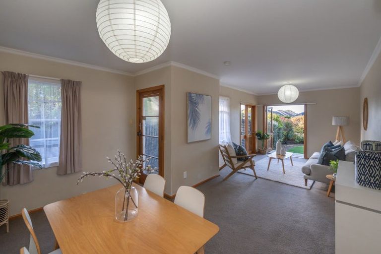 Photo of property in 1/32 Taupata Street, Redcliffs, Christchurch, 8081