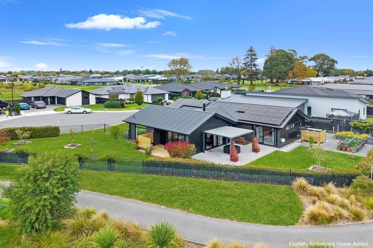 Photo of property in 9 Godley Place, Woodend, 7610