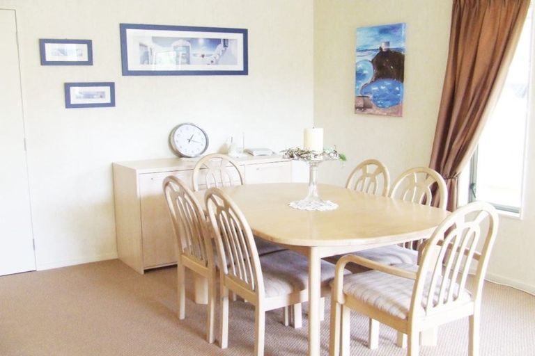 Photo of property in 11 Lilybank Crescent, East Tamaki, Auckland, 2013