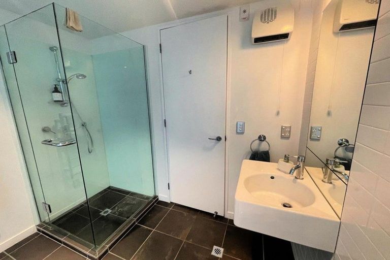 Photo of property in Portal Apartments, 4b/42 Cable Street, Te Aro, Wellington, 6011