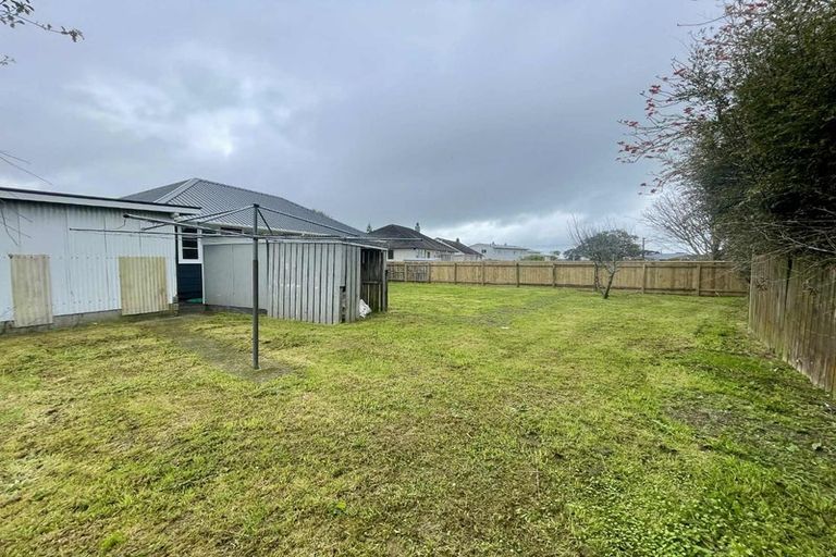 Photo of property in 21 Miro Street, Merrilands, New Plymouth, 4312