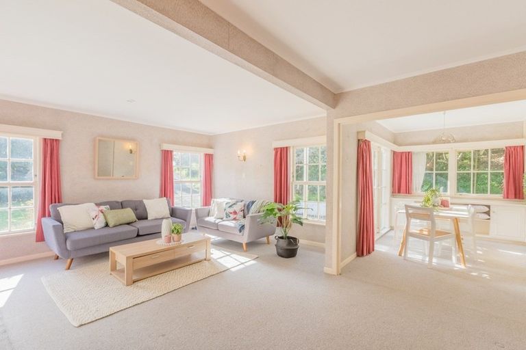 Photo of property in 27 Renown Road, Raumati South, Paraparaumu, 5032