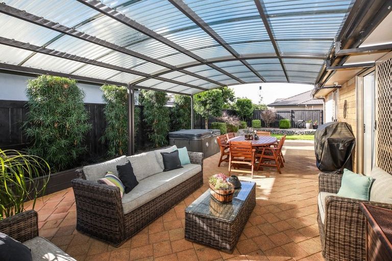 Photo of property in 23 Coleraine Drive, Rototuna, Hamilton, 3210