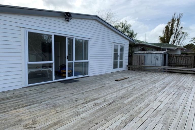 Photo of property in 26 Tiraumea Drive, Pakuranga, Auckland, 2010