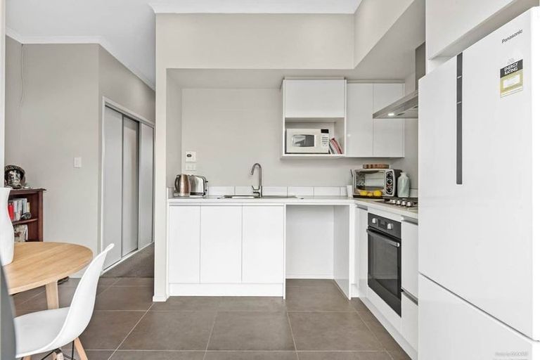 Photo of property in 30 Kauri Amber Road, Westgate, Auckland, 0614