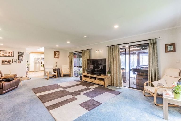Photo of property in 1403 Coatesville-riverhead Highway, Kumeu, 0892