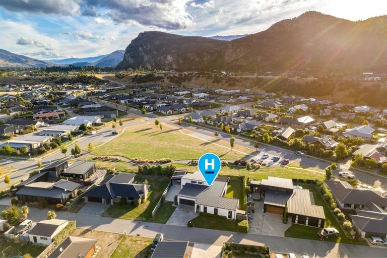 Photo of property in 5 Poppy Lane, Albert Town, Wanaka, 9305