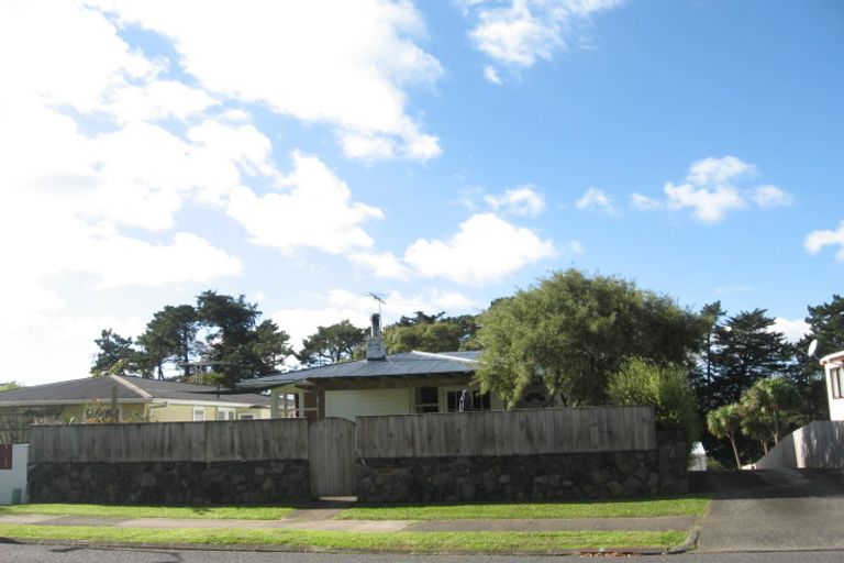 Photo of property in 76 Ennis Avenue, Pakuranga Heights, Auckland, 2010