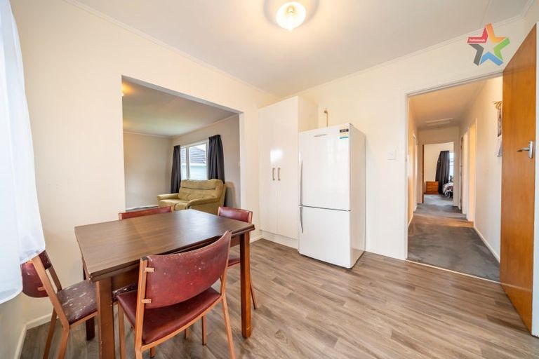 Photo of property in 43 Russell Road, Wainuiomata, Lower Hutt, 5014