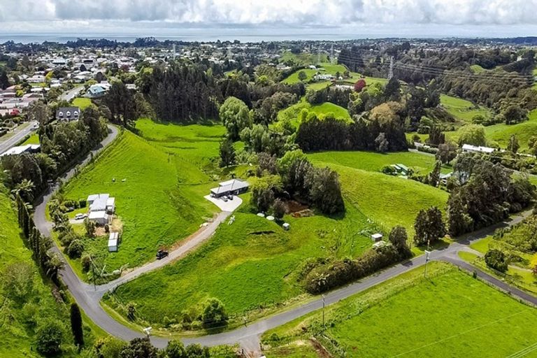 Photo of property in 68 Saxton Road, Upper Vogeltown, New Plymouth, 4371