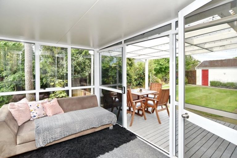 Photo of property in 3 Cowper Place, Avondale, Christchurch, 8061