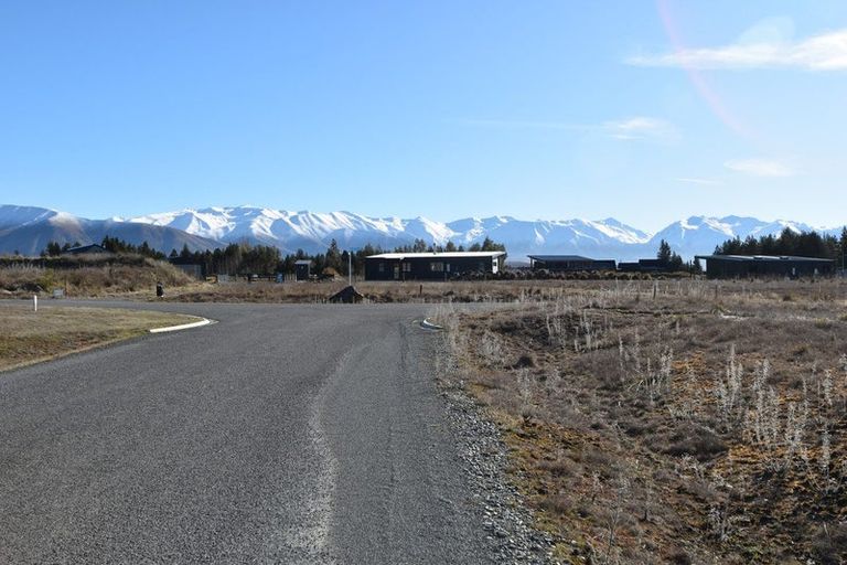 Photo of property in 10 Tussock Crescent, Twizel, 7901