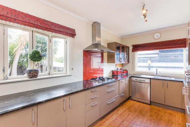 Photo of property in 125 Heretaunga Street, Palmerston North, 4414
