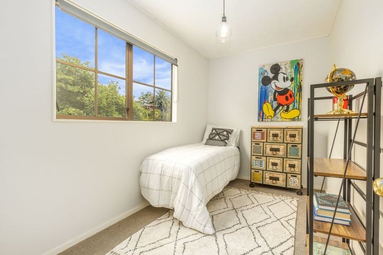 Photo of property in 261 Te Moana Road, Waikanae, 5036