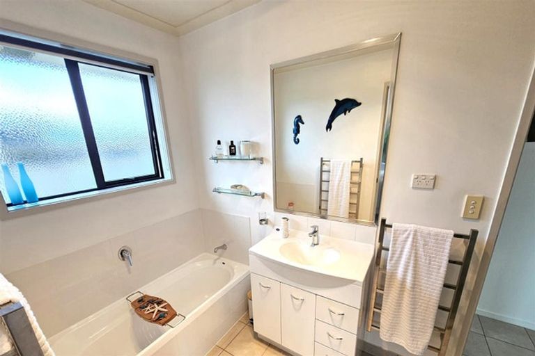 Photo of property in 106 Benjamin Place, Matarangi, Whitianga, 3592