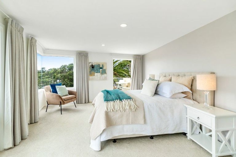 Photo of property in 1/22 Tiri Road, Milford, Auckland, 0620