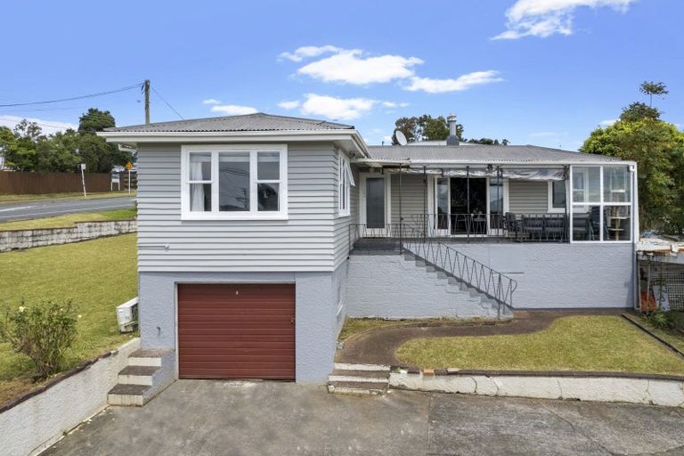 Photo of property in 21 Parrs Cross Road, Henderson, Auckland, 0612