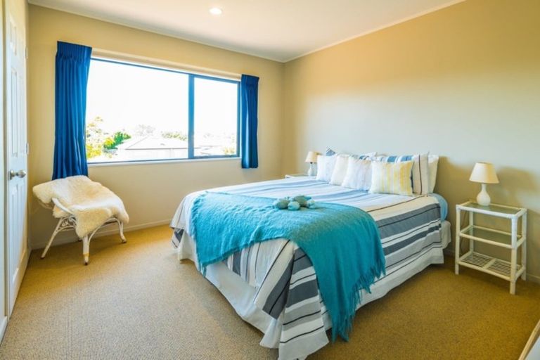 Photo of property in 19a Paparoa Road, Cockle Bay, Auckland, 2014