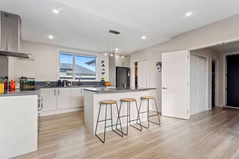 Photo of property in 172 Pacific Road, North New Brighton, Christchurch, 8083